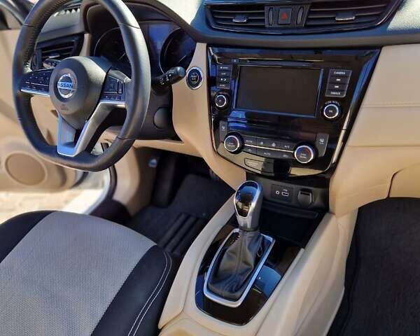 Белый Ниссан Rogue, объемом двигателя 2.49 л и пробегом 60 тыс. км за 16500 $, фото 10 на Automoto.ua