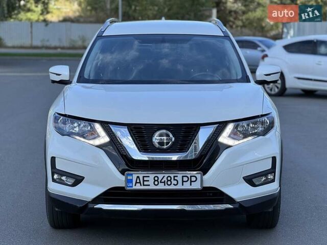 Белый Ниссан Rogue, объемом двигателя 2.49 л и пробегом 100 тыс. км за 15499 $, фото 4 на Automoto.ua