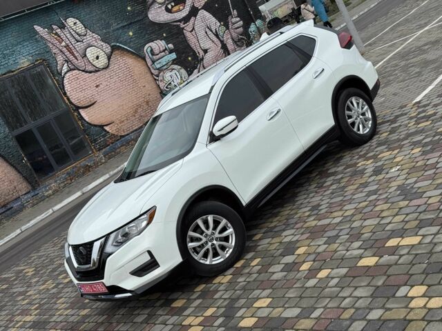 Белый Ниссан Rogue, объемом двигателя 2.5 л и пробегом 113 тыс. км за 14999 $, фото 2 на Automoto.ua