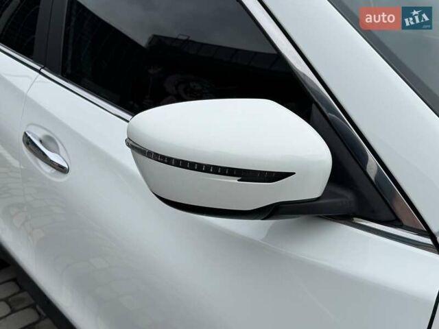 Белый Ниссан Rogue, объемом двигателя 2.5 л и пробегом 113 тыс. км за 14999 $, фото 66 на Automoto.ua