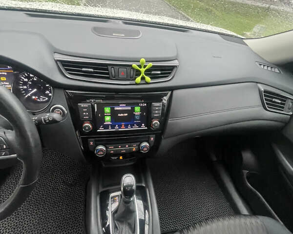 Белый Ниссан Rogue, объемом двигателя 2.49 л и пробегом 105 тыс. км за 16700 $, фото 22 на Automoto.ua