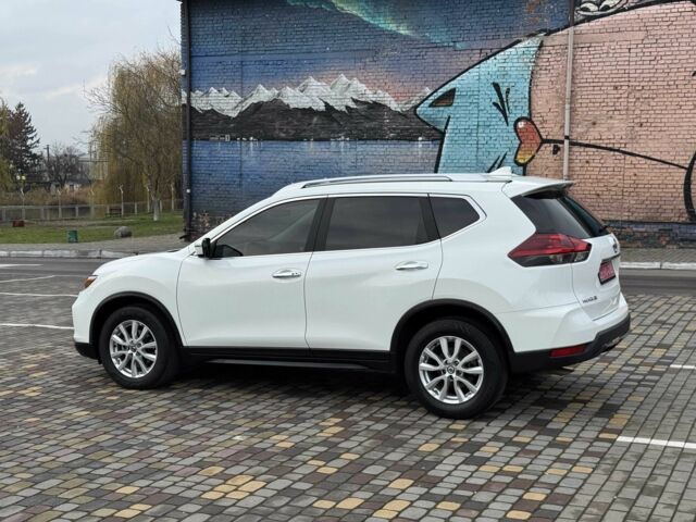 Белый Ниссан Rogue, объемом двигателя 2.5 л и пробегом 113 тыс. км за 14999 $, фото 4 на Automoto.ua