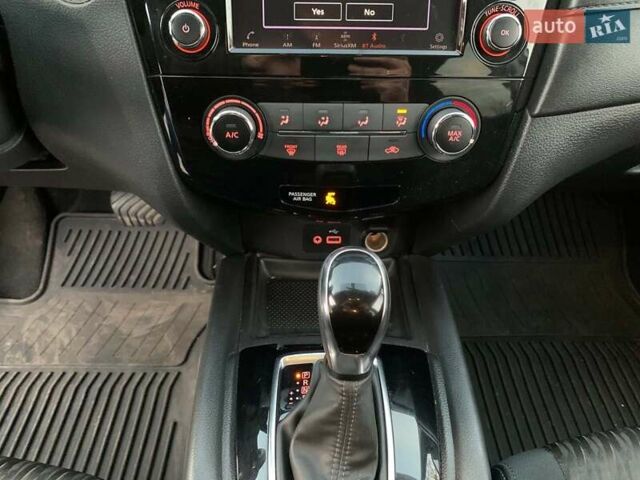 Белый Ниссан Rogue, объемом двигателя 2.5 л и пробегом 144 тыс. км за 14890 $, фото 32 на Automoto.ua