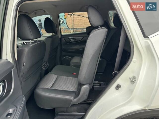 Белый Ниссан Rogue, объемом двигателя 2.5 л и пробегом 113 тыс. км за 14999 $, фото 47 на Automoto.ua