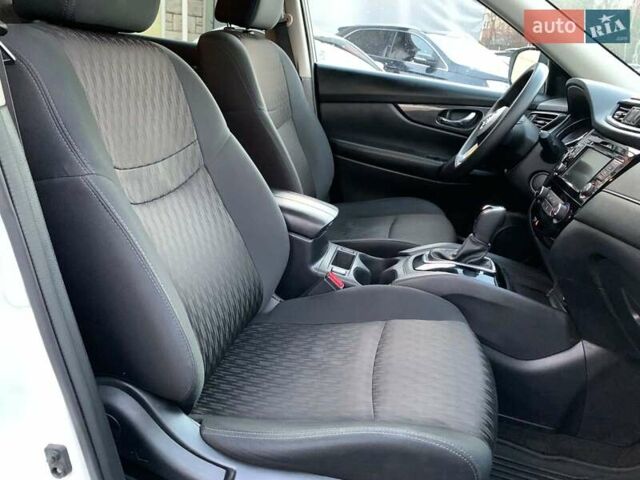 Белый Ниссан Rogue, объемом двигателя 2.5 л и пробегом 144 тыс. км за 14890 $, фото 38 на Automoto.ua