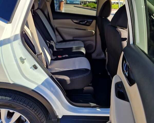 Белый Ниссан Rogue, объемом двигателя 2.49 л и пробегом 60 тыс. км за 16500 $, фото 22 на Automoto.ua