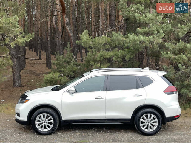 Белый Ниссан Rogue, объемом двигателя 0 л и пробегом 75 тыс. км за 17500 $, фото 11 на Automoto.ua