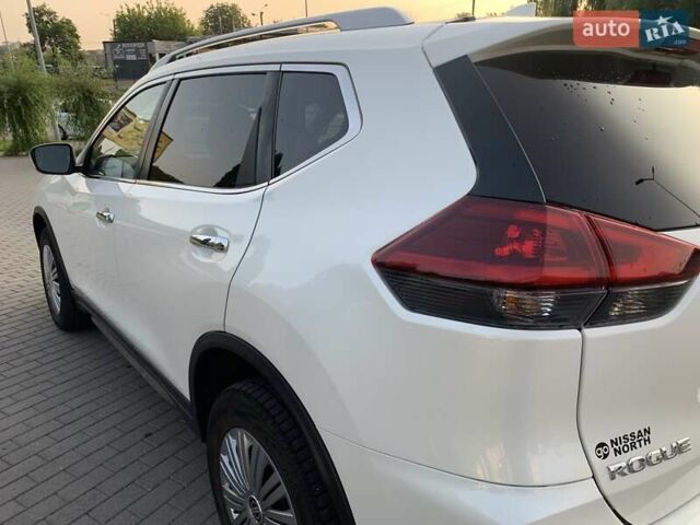 Білий Ніссан Rogue, об'ємом двигуна 2.49 л та пробігом 139 тис. км за 14800 $, фото 3 на Automoto.ua