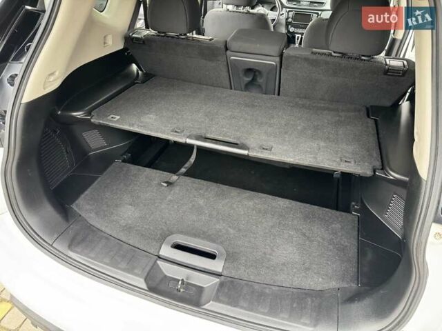 Белый Ниссан Rogue, объемом двигателя 2.5 л и пробегом 113 тыс. км за 14999 $, фото 60 на Automoto.ua