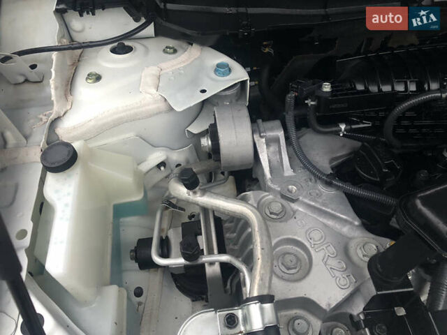 Белый Ниссан Rogue, объемом двигателя 2.49 л и пробегом 124 тыс. км за 17900 $, фото 39 на Automoto.ua