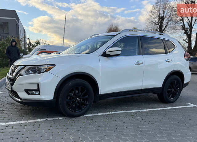 Белый Ниссан Rogue, объемом двигателя 2.49 л и пробегом 107 тыс. км за 15800 $, фото 5 на Automoto.ua