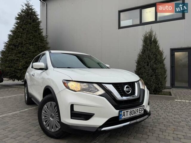 Белый Ниссан Rogue, объемом двигателя 2.5 л и пробегом 50 тыс. км за 16499 $, фото 1 на Automoto.ua
