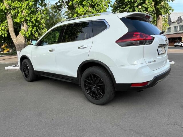 Белый Ниссан Rogue, объемом двигателя 2.5 л и пробегом 153 тыс. км за 16500 $, фото 9 на Automoto.ua