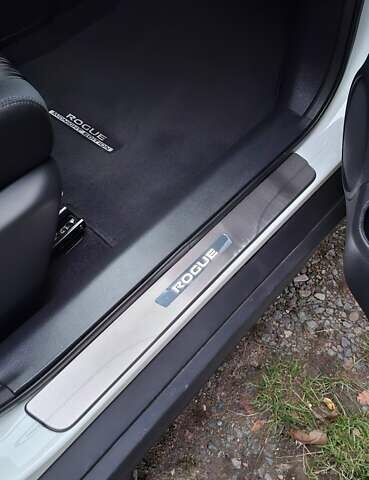 Білий Ніссан Rogue, об'ємом двигуна 2.49 л та пробігом 67 тис. км за 17400 $, фото 44 на Automoto.ua