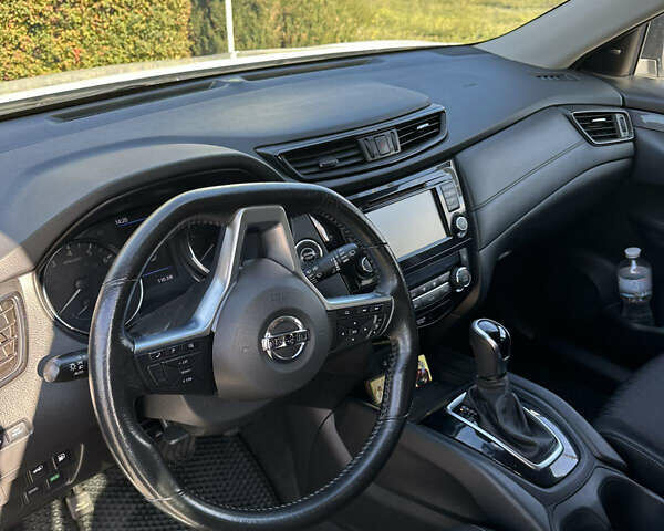 Белый Ниссан Rogue, объемом двигателя 2.49 л и пробегом 73 тыс. км за 18400 $, фото 9 на Automoto.ua