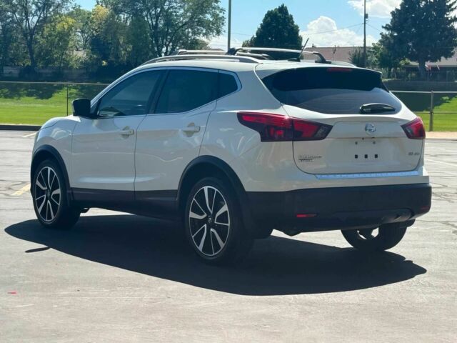 Белый Ниссан Rogue, объемом двигателя 2 л и пробегом 32 тыс. км за 6500 $, фото 4 на Automoto.ua