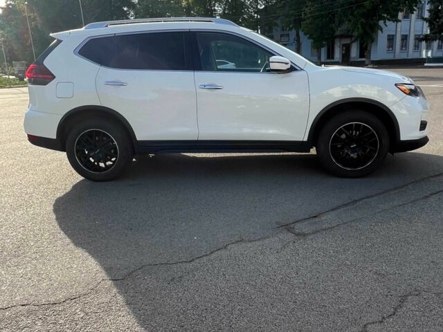 Белый Ниссан Rogue, объемом двигателя 2.5 л и пробегом 153 тыс. км за 16500 $, фото 7 на Automoto.ua