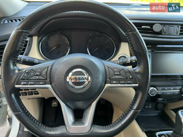 Білий Ніссан Rogue, об'ємом двигуна 2.5 л та пробігом 117 тис. км за 17800 $, фото 17 на Automoto.ua