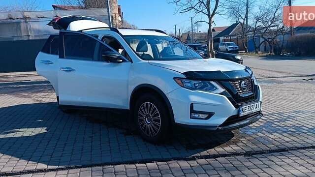 Білий Ніссан Rogue, об'ємом двигуна 2.49 л та пробігом 146 тис. км за 17300 $, фото 4 на Automoto.ua