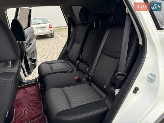 Белый Ниссан Rogue, объемом двигателя 2.5 л и пробегом 50 тыс. км за 16499 $, фото 29 на Automoto.ua