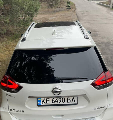 Белый Ниссан Rogue, объемом двигателя 0 л и пробегом 75 тыс. км за 17500 $, фото 19 на Automoto.ua