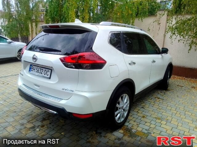 Белый Ниссан Rogue, объемом двигателя 2.5 л и пробегом 60 тыс. км за 17200 $, фото 3 на Automoto.ua