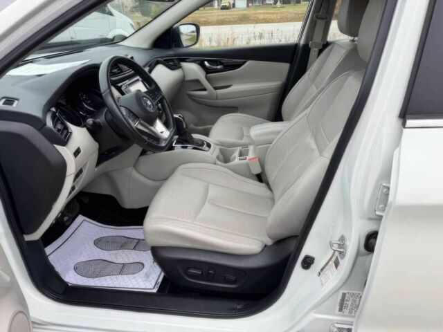 Белый Ниссан Rogue, объемом двигателя 2 л и пробегом 34 тыс. км за 1900 $, фото 8 на Automoto.ua