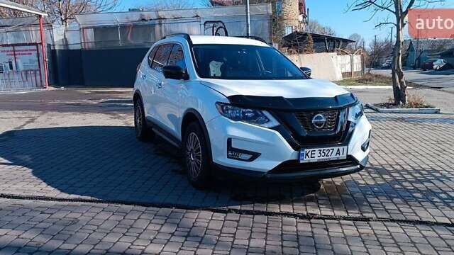 Білий Ніссан Rogue, об'ємом двигуна 2.49 л та пробігом 146 тис. км за 17300 $, фото 8 на Automoto.ua
