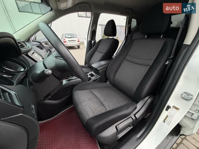 Белый Ниссан Rogue, объемом двигателя 2.5 л и пробегом 50 тыс. км за 16499 $, фото 36 на Automoto.ua