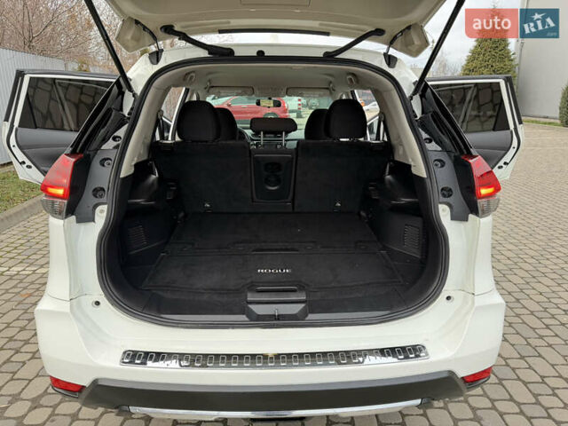 Белый Ниссан Rogue, объемом двигателя 2.5 л и пробегом 50 тыс. км за 16499 $, фото 26 на Automoto.ua