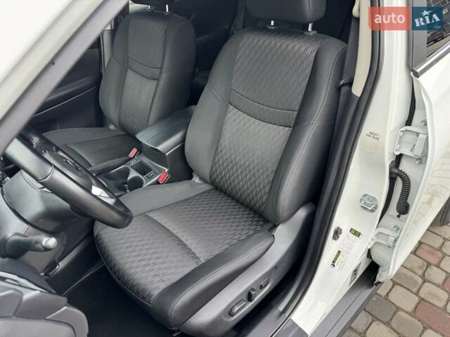 Белый Ниссан Rogue, объемом двигателя 2.5 л и пробегом 113 тыс. км за 14999 $, фото 28 на Automoto.ua
