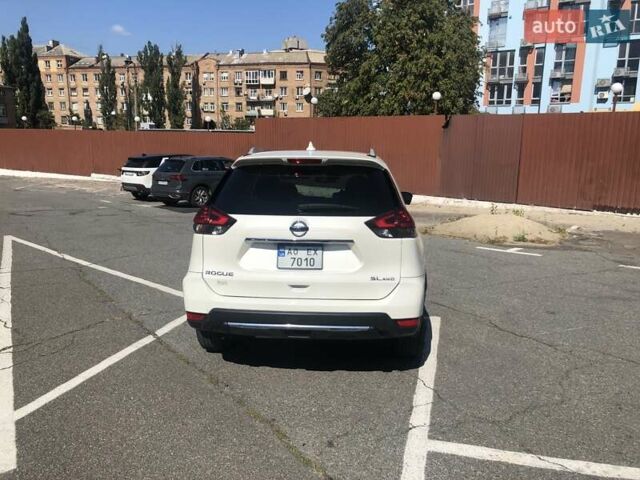 Білий Ніссан Rogue, об'ємом двигуна 2.49 л та пробігом 108 тис. км за 19100 $, фото 4 на Automoto.ua