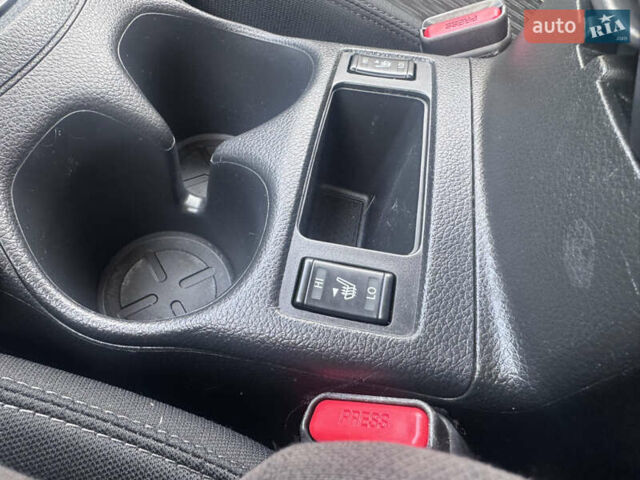 Белый Ниссан Rogue, объемом двигателя 2.49 л и пробегом 126 тыс. км за 15399 $, фото 11 на Automoto.ua