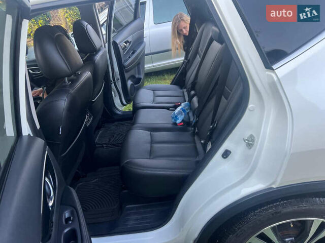 Білий Ніссан Rogue, об'ємом двигуна 2.49 л та пробігом 76 тис. км за 17500 $, фото 4 на Automoto.ua