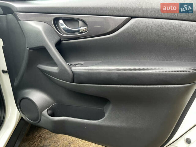 Белый Ниссан Rogue, объемом двигателя 0 л и пробегом 75 тыс. км за 17500 $, фото 37 на Automoto.ua