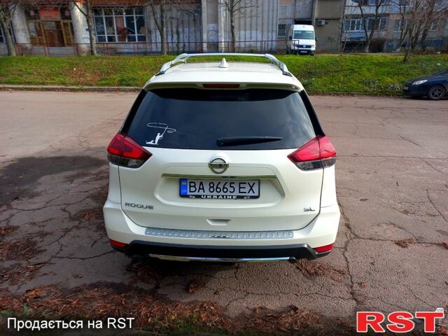Белый Ниссан Rogue, объемом двигателя 2.5 л и пробегом 149 тыс. км за 18700 $, фото 2 на Automoto.ua