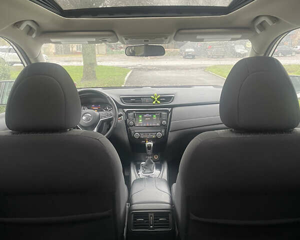 Белый Ниссан Rogue, объемом двигателя 2.49 л и пробегом 105 тыс. км за 16700 $, фото 23 на Automoto.ua