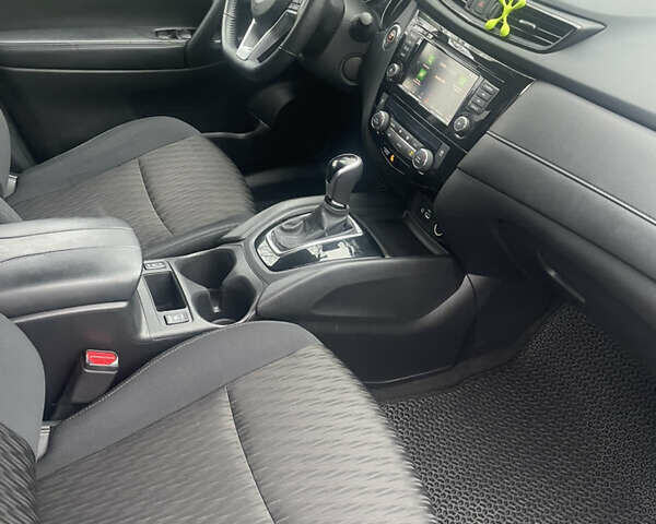 Белый Ниссан Rogue, объемом двигателя 2.49 л и пробегом 105 тыс. км за 16700 $, фото 18 на Automoto.ua