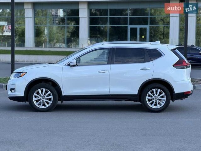 Белый Ниссан Rogue, объемом двигателя 2.49 л и пробегом 100 тыс. км за 15499 $, фото 6 на Automoto.ua