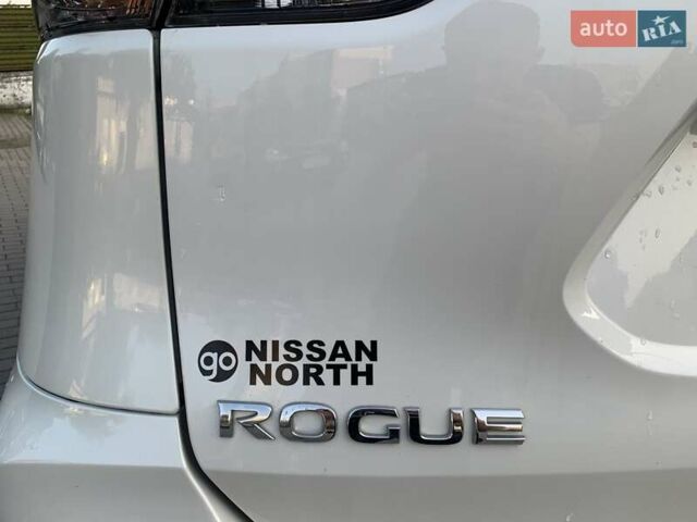 Білий Ніссан Rogue, об'ємом двигуна 2.49 л та пробігом 139 тис. км за 14800 $, фото 12 на Automoto.ua