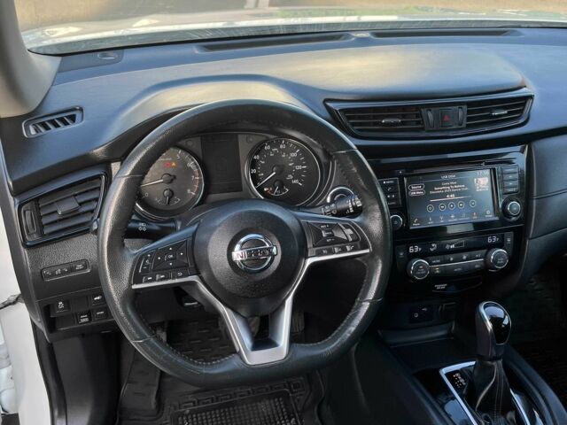 Белый Ниссан Rogue, объемом двигателя 2.5 л и пробегом 153 тыс. км за 16500 $, фото 16 на Automoto.ua