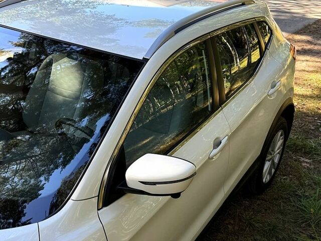 Белый Ниссан Rogue, объемом двигателя 2 л и пробегом 55 тыс. км за 15000 $, фото 3 на Automoto.ua