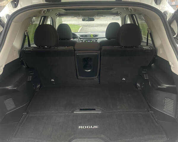 Белый Ниссан Rogue, объемом двигателя 2.49 л и пробегом 105 тыс. км за 16700 $, фото 24 на Automoto.ua