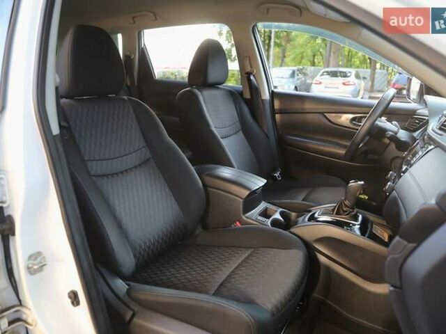 Білий Ніссан Rogue, об'ємом двигуна 2.49 л та пробігом 74 тис. км за 16500 $, фото 9 на Automoto.ua