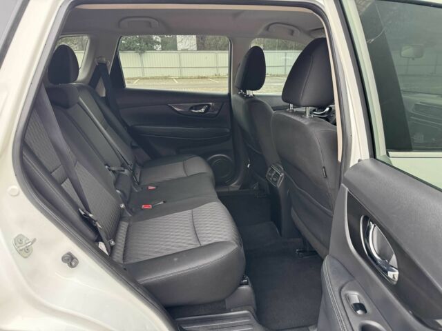 Белый Ниссан Rogue, объемом двигателя 2.5 л и пробегом 113 тыс. км за 14999 $, фото 23 на Automoto.ua