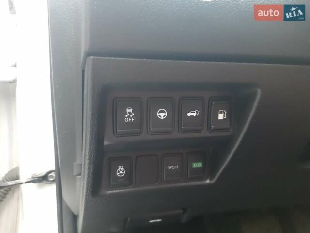 Белый Ниссан Rogue, объемом двигателя 2.49 л и пробегом 66 тыс. км за 13931 $, фото 19 на Automoto.ua