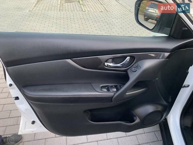 Білий Ніссан Rogue, об'ємом двигуна 2.49 л та пробігом 139 тис. км за 14800 $, фото 10 на Automoto.ua