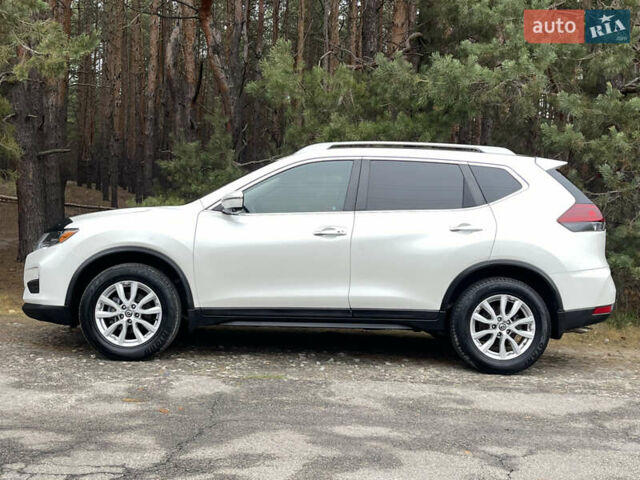 Белый Ниссан Rogue, объемом двигателя 0 л и пробегом 75 тыс. км за 17500 $, фото 10 на Automoto.ua