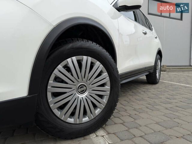 Белый Ниссан Rogue, объемом двигателя 2.5 л и пробегом 50 тыс. км за 16499 $, фото 8 на Automoto.ua