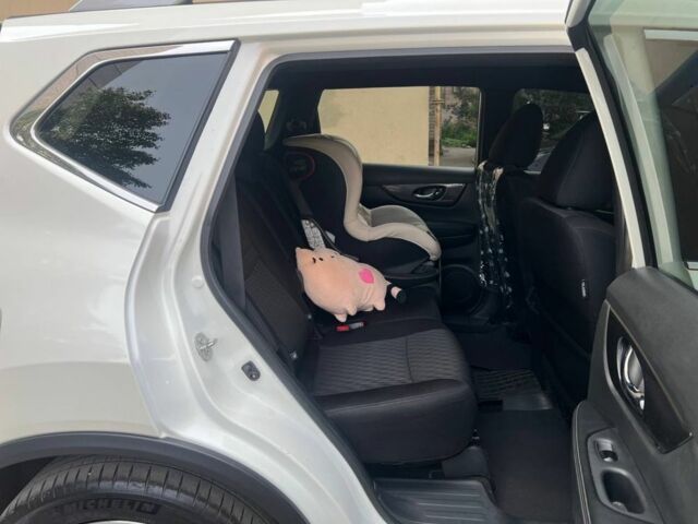 Білий Ніссан Rogue, об'ємом двигуна 2.5 л та пробігом 92 тис. км за 18700 $, фото 10 на Automoto.ua